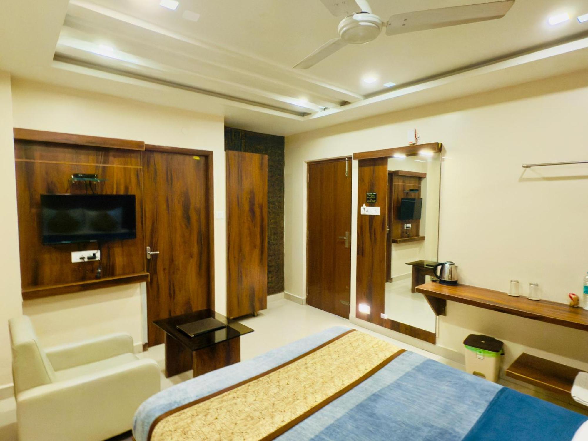 The Hydel Park - Business Class Hotel - Near Central Railway Station Ченнаи Экстерьер фото