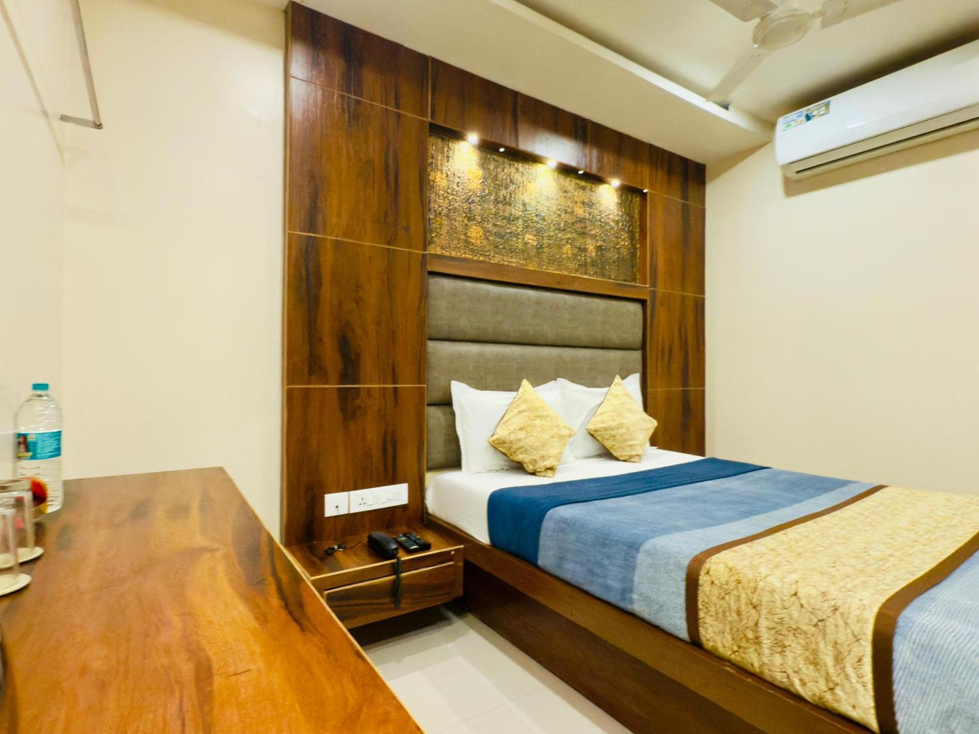 The Hydel Park - Business Class Hotel - Near Central Railway Station Ченнаи Экстерьер фото