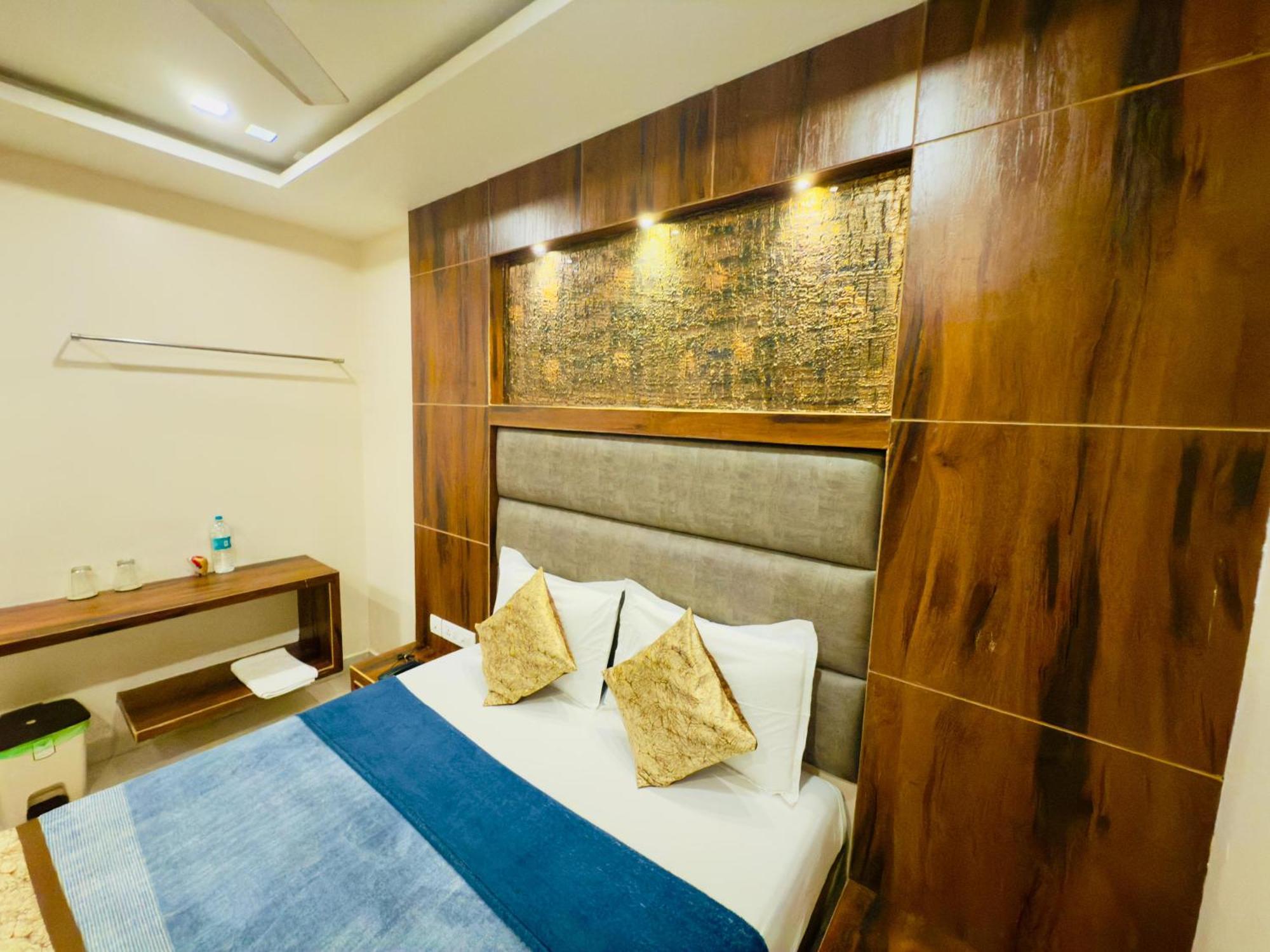 The Hydel Park - Business Class Hotel - Near Central Railway Station Ченнаи Экстерьер фото