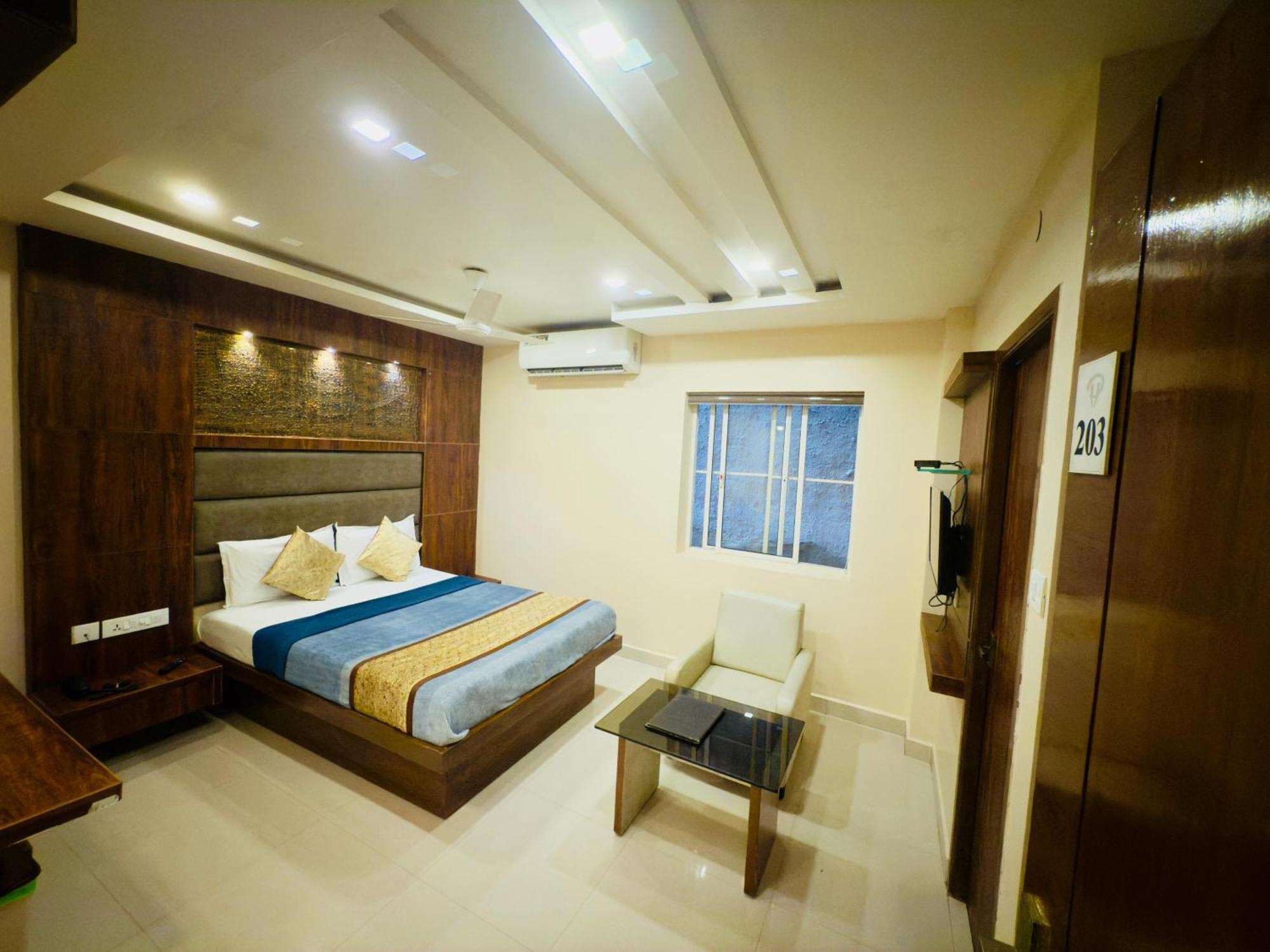 The Hydel Park - Business Class Hotel - Near Central Railway Station Ченнаи Экстерьер фото